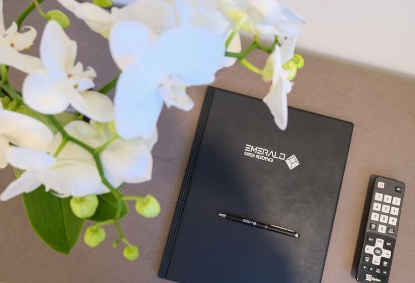 חדר קומפורט לשלושה, Emerald Green Residence