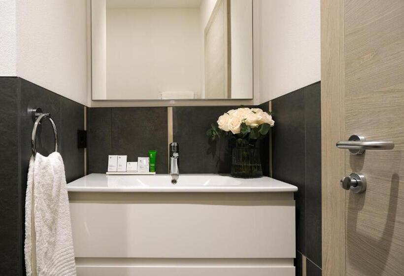 חדר סטנדרט לארבעה, Emerald Green Residence