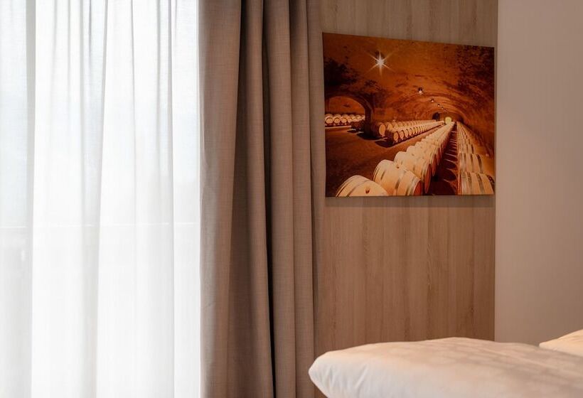 景色の見えるダブルベッドスタンダードルーム, Garni Hotel Ritterhof