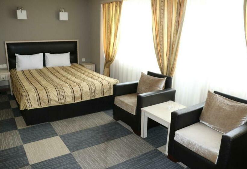 سوییت جونیور, Aktau