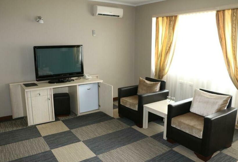 سوییت جونیور, Aktau