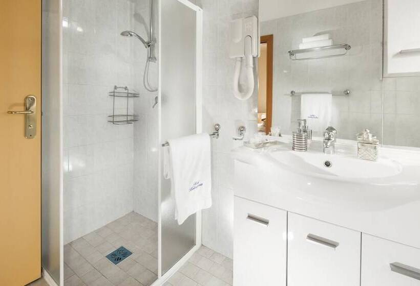 اتاق استاندارد چهار تخته, Bellerofonte