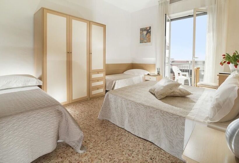 اتاق استاندارد چهار تخته, Bellerofonte