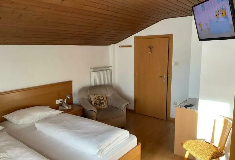 Perhehuone, Alpenblick Bed & Breakfast