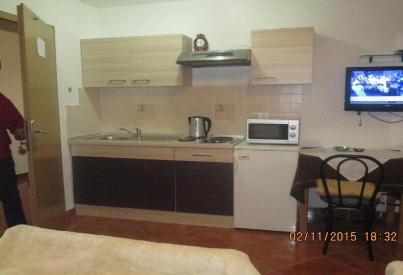 エコノミーワンルーム, Villa Nada