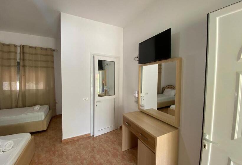 اتاق استاندارد سه نفره, Yard Paradise Rooms Dhermi