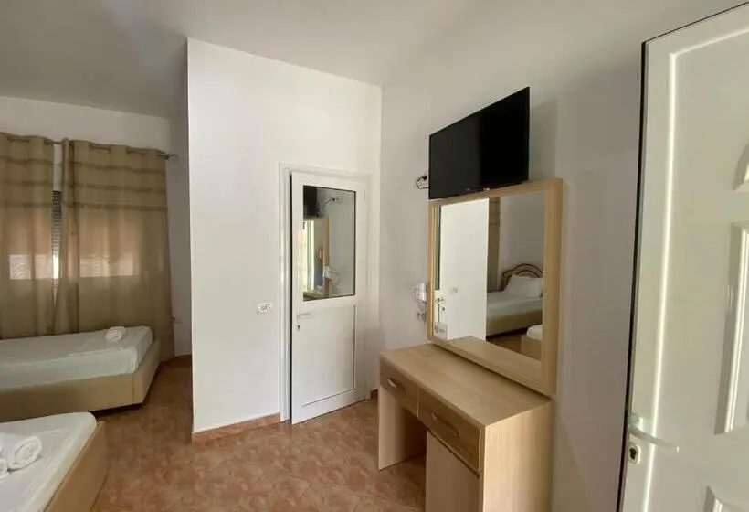 اتاق استاندارد سه نفره, Yard Paradise Rooms Dhermi