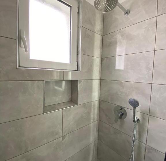 اتاق استاندارد چهار تخته, Yard Paradise Rooms Dhermi