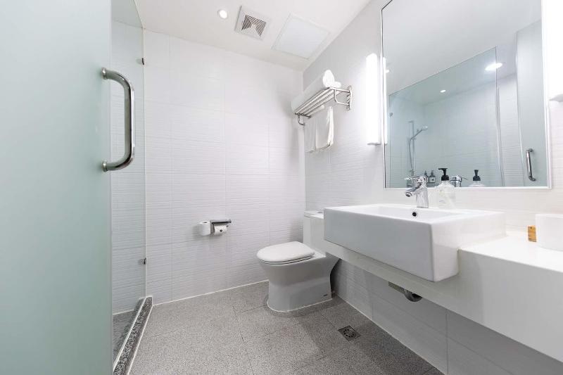 Superior Oda, Ji  Shanghai Jiangqiao Cao An Road