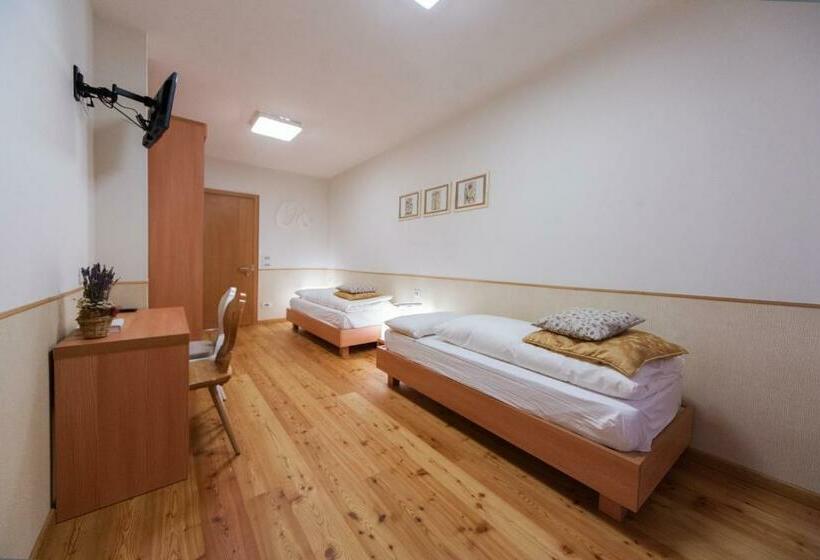 חדר סטנדרט נוף להרים, Lumen