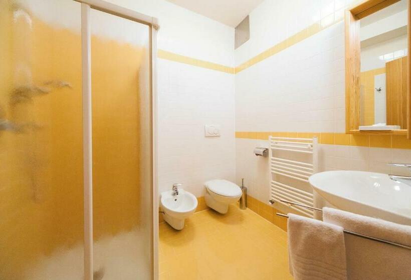 חדר סטנדרט נוף להרים, Lumen