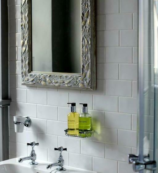 キングサイズベッドのスーペリアルーム, The Three Crowns