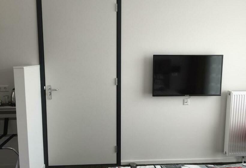 חדר משפחתי, Torpedoloods