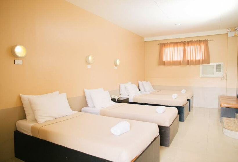 חדר משפחתי, Atiatihan Festival