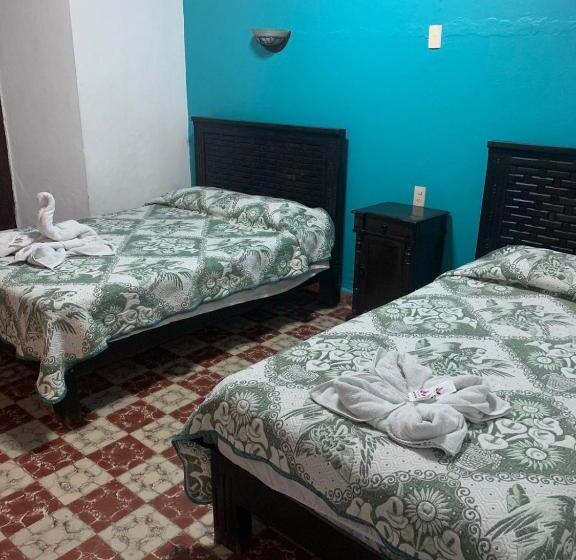 标准三人间, Clasico Colonial