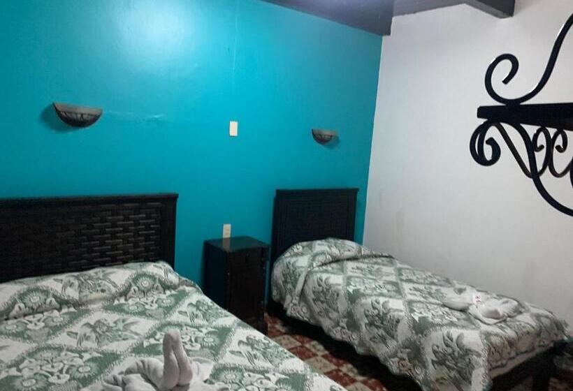 标准三人间, Clasico Colonial