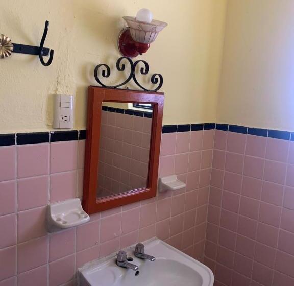 标准三人间, Clasico Colonial