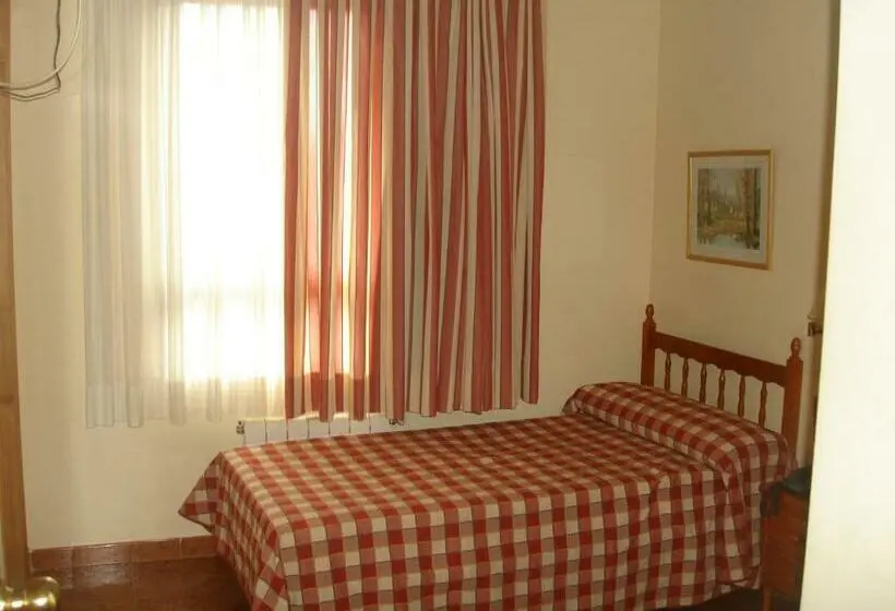 Standard Yhden Hengen Huone, Hostal Millan