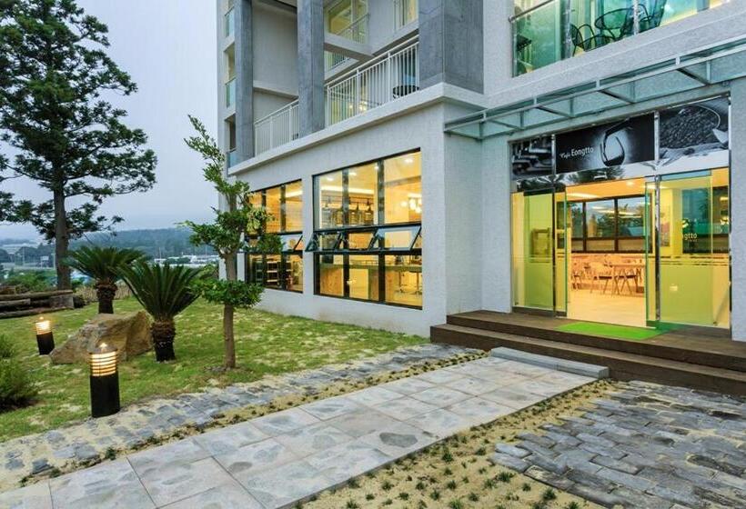 חדר סטנדרט לשלושה, Jeju M Resort