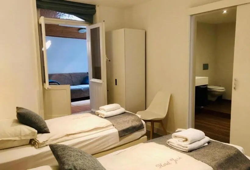 3 Bedroom Suite, Jose