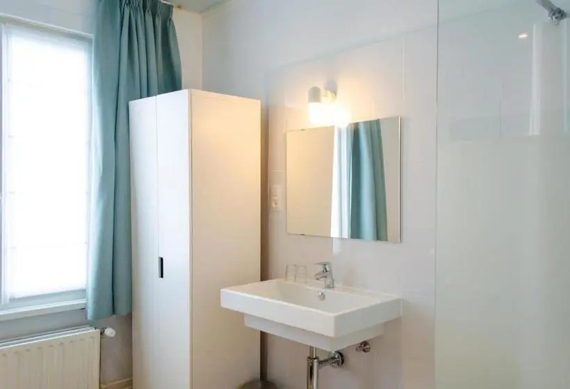 Standard-huone, Jose