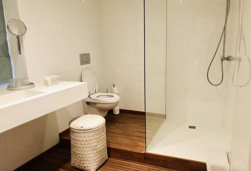 סוויטת 3 חדרי שינה, Jose