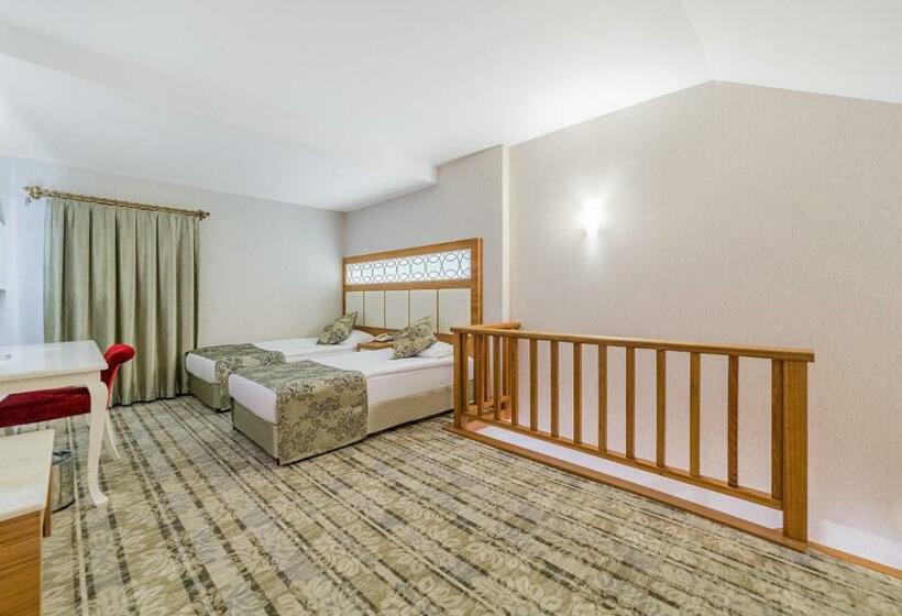 家庭间, Justiniano Theodora Resort