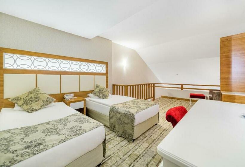 家庭间, Justiniano Theodora Resort