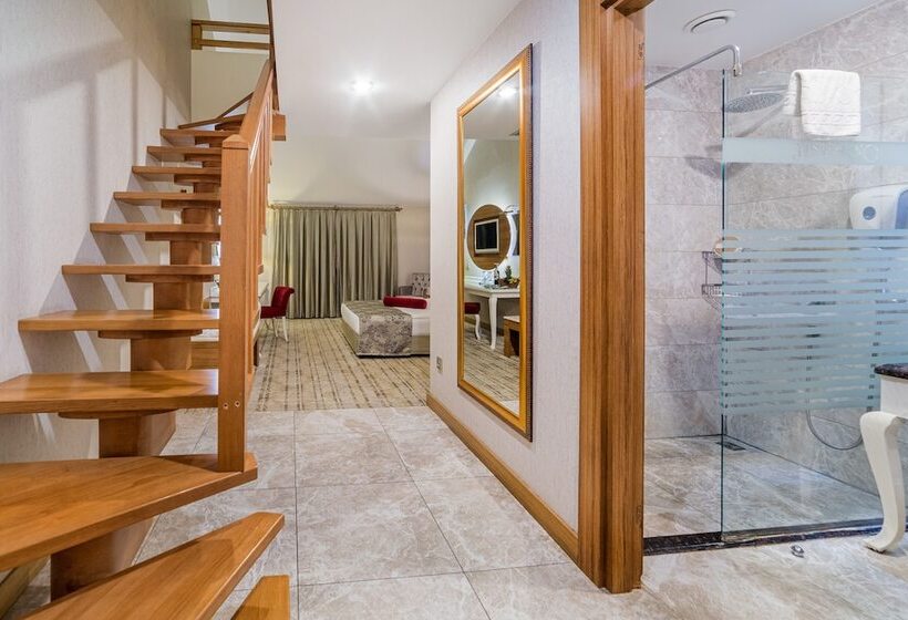 家庭间, Justiniano Theodora Resort