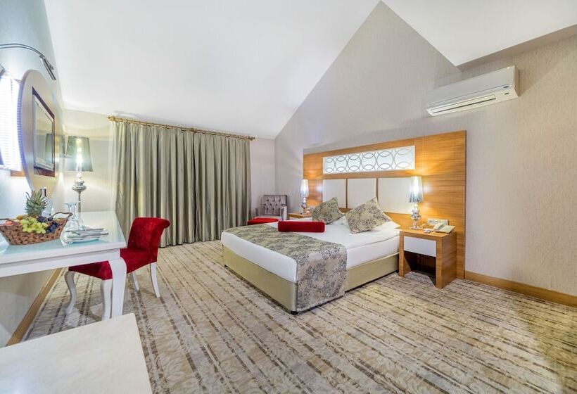 家庭间, Justiniano Theodora Resort