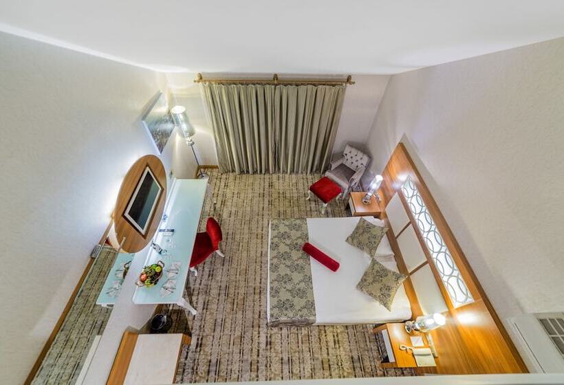 家庭间, Justiniano Theodora Resort