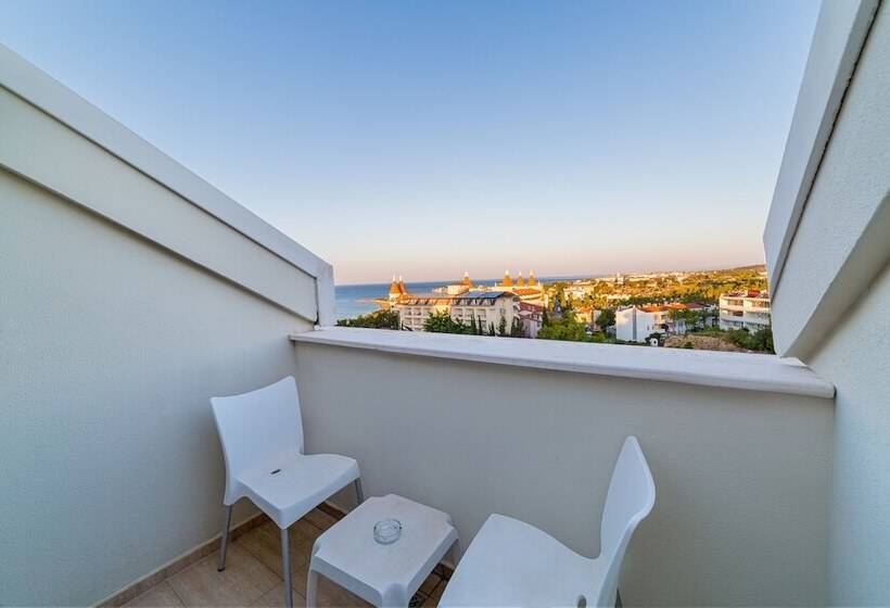 家庭间, Justiniano Theodora Resort