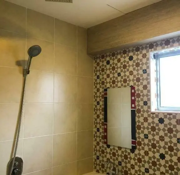 Chambre Deluxe, Louis
