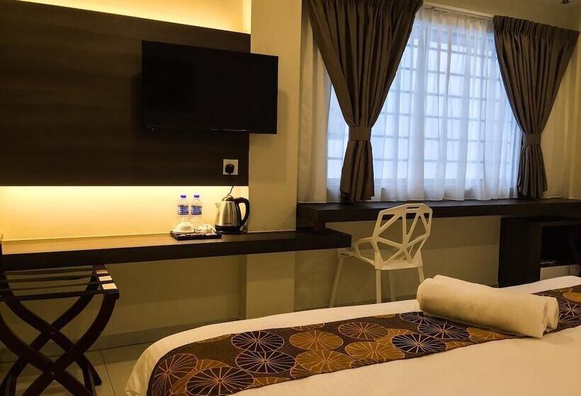 غرفة ديلوكس, Louis