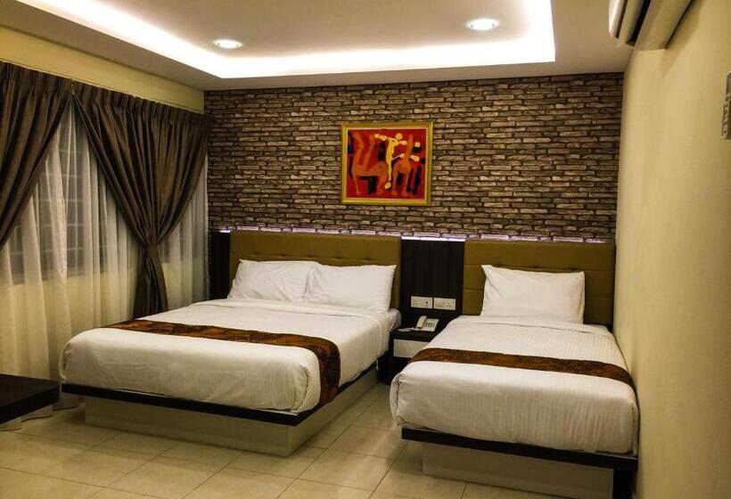 غرفة ديلوكس ثلاثية, Louis