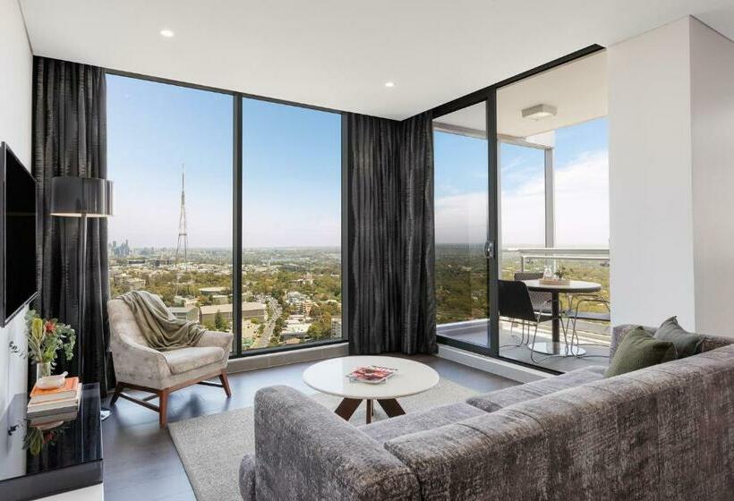 جناح, Meriton Suites Chatswood