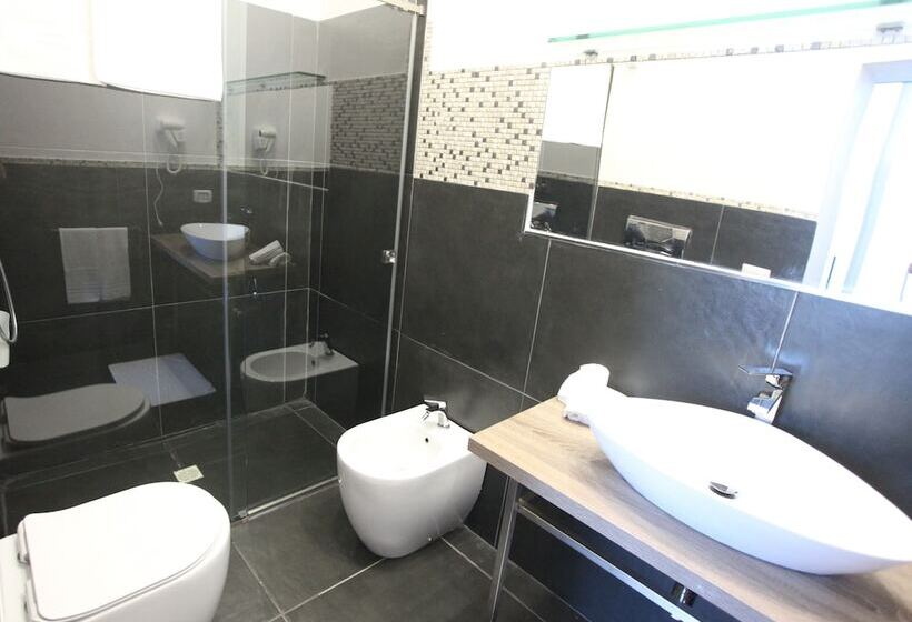 غرفة قياسية, Oasis Park