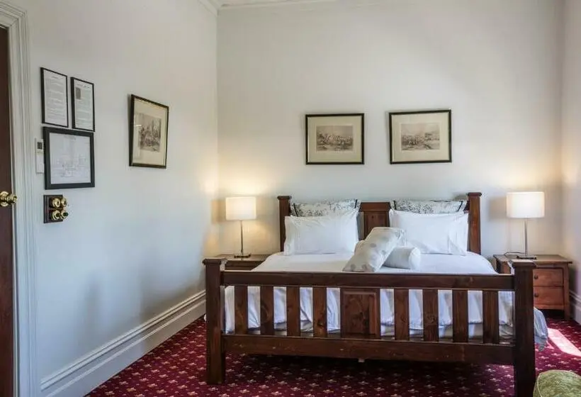 キングサイズベッドのデラックススイート, The Corner Hotel Alexandra