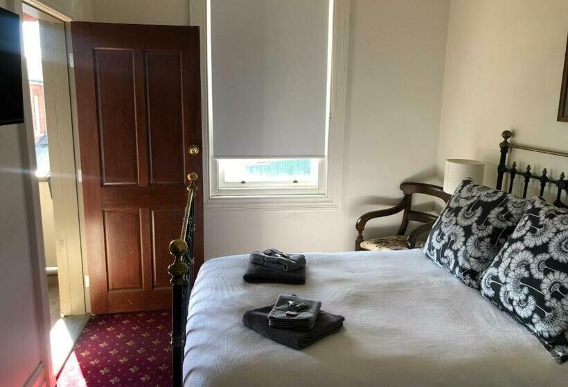 חדר דלוקס עם מרפסת, The Corner Hotel Alexandra