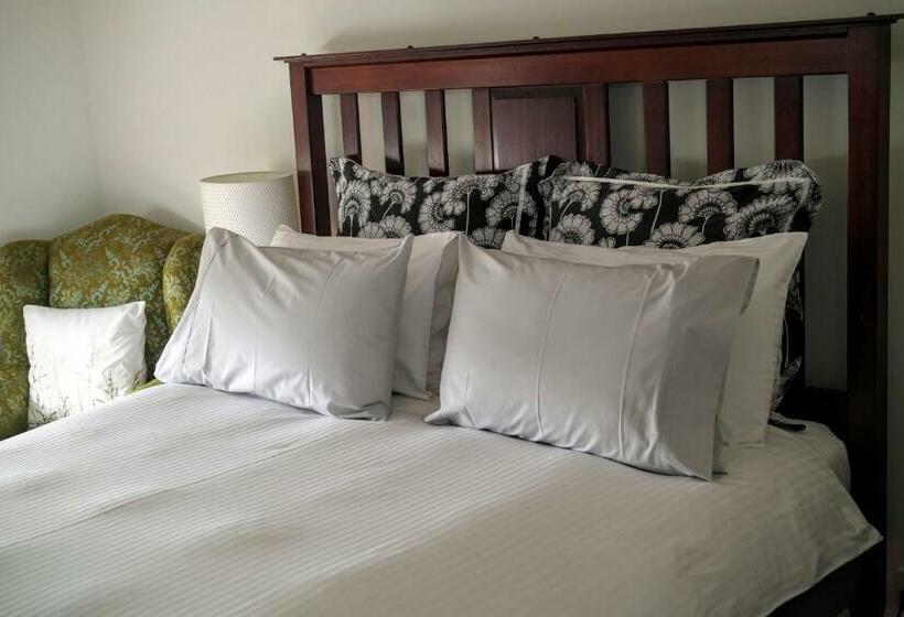 סוויטה דלוקס, The Corner Hotel Alexandra