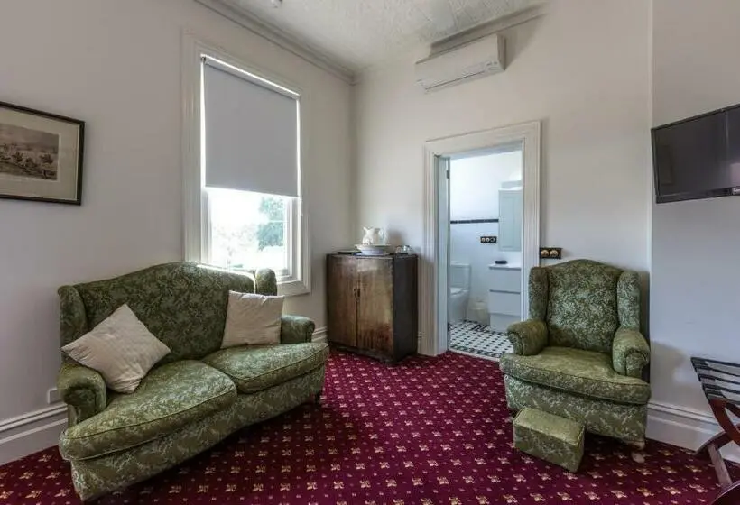キングサイズベッドのデラックススイート, The Corner Hotel Alexandra