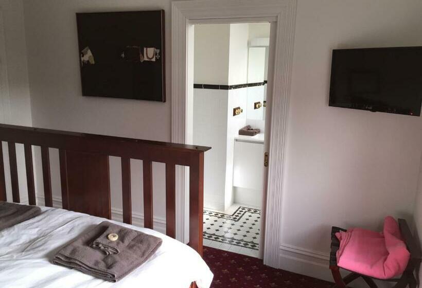 סוויטה דלוקס, The Corner Hotel Alexandra