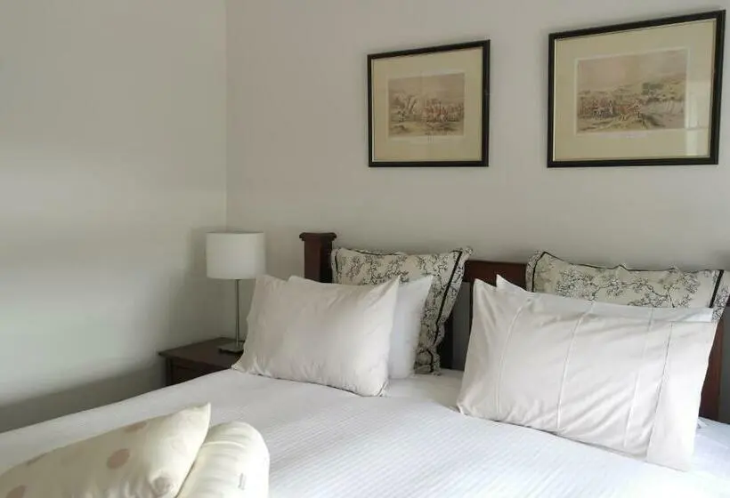 キングサイズベッドのデラックススイート, The Corner Hotel Alexandra