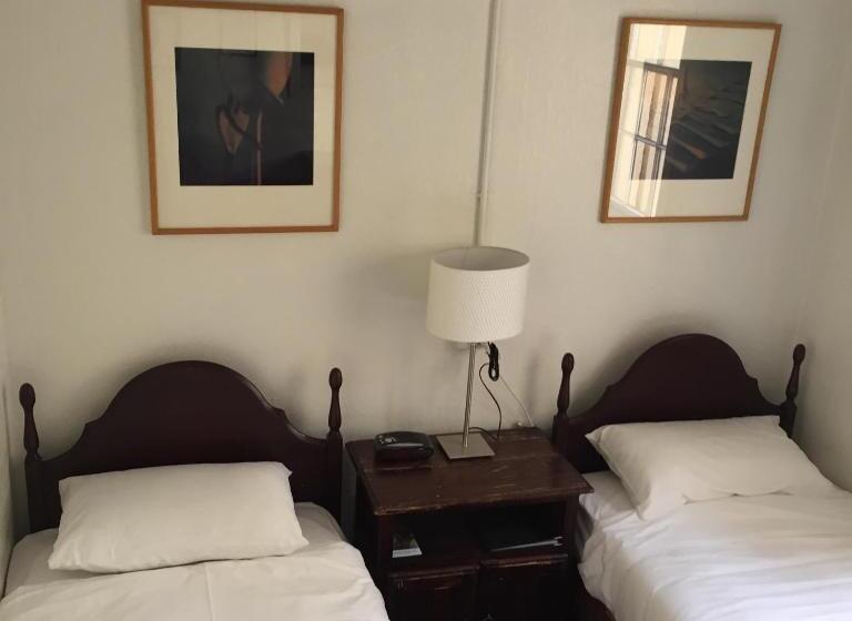 חדר סטנדרט, The Corner Hotel Alexandra