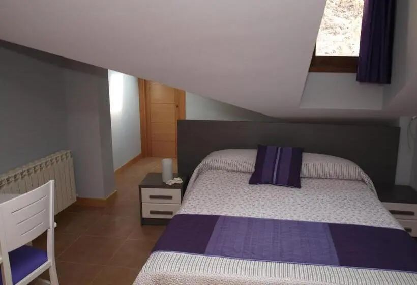 3-Bett-Standardzimmer, Hostal La Ribera Del Júcar