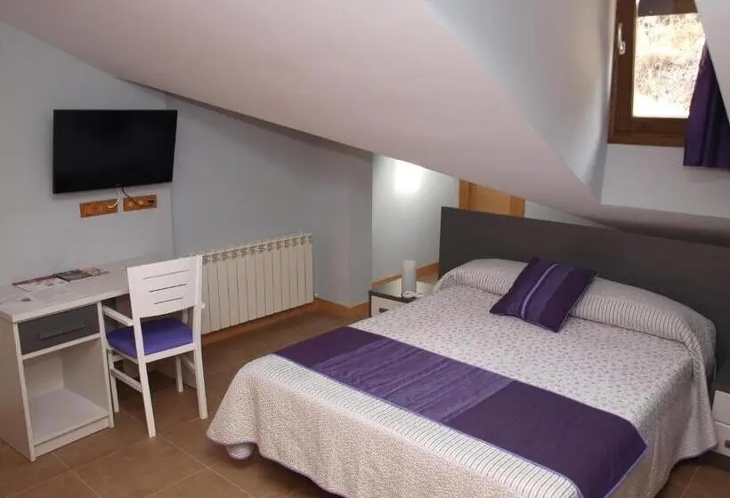 3-Bett-Standardzimmer, Hostal La Ribera Del Júcar
