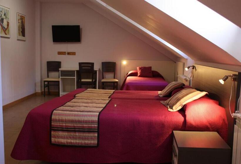 اتاق استاندارد سه نفره, Hostal La Ribera Del Júcar