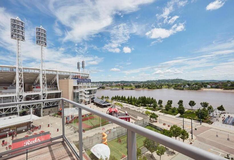 اتاق استاندارد با بالکن, Ac Hotel By Marriott Cincinnati At The Banks