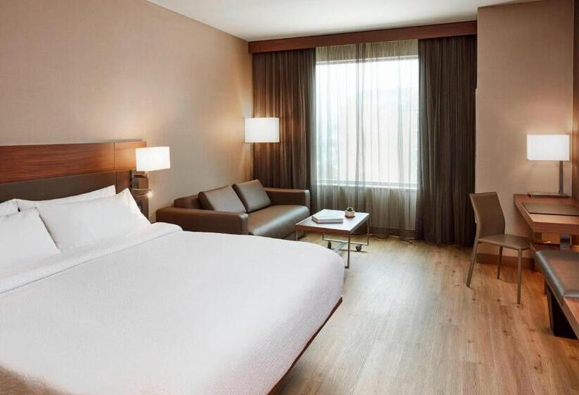 اتاق استاندارد با تخت بزرگ برای معلولان, Ac Hotel By Marriott Cincinnati At The Banks