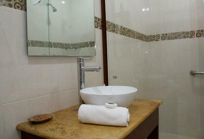 اتاق استاندارد چهار تخته, Casa De La Iaia